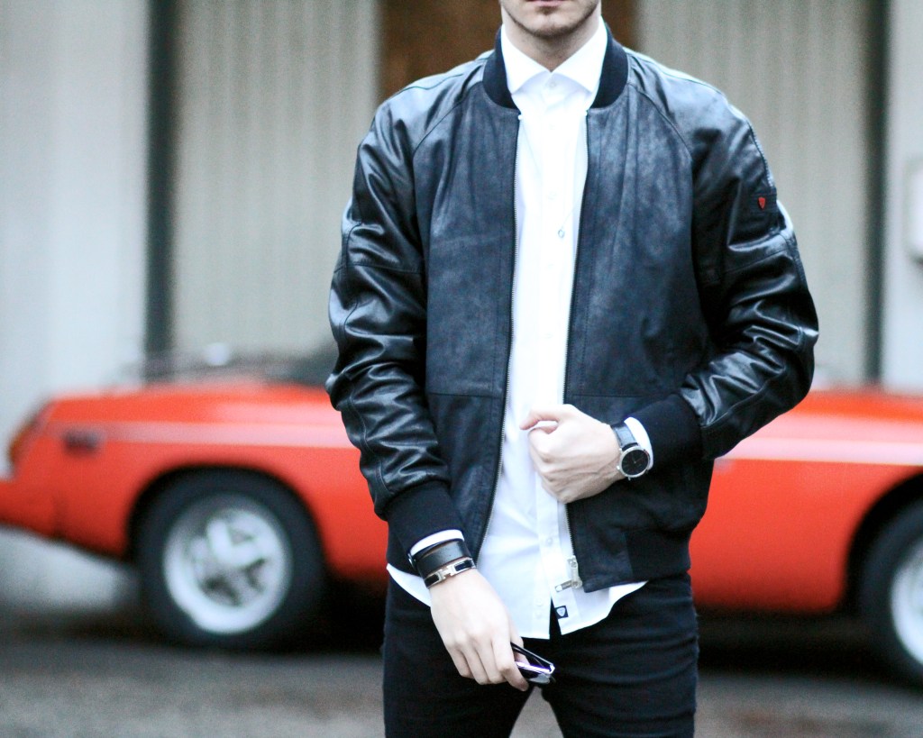 ROCK LEATHER LOOK WITH&nbsp;STRELLSON