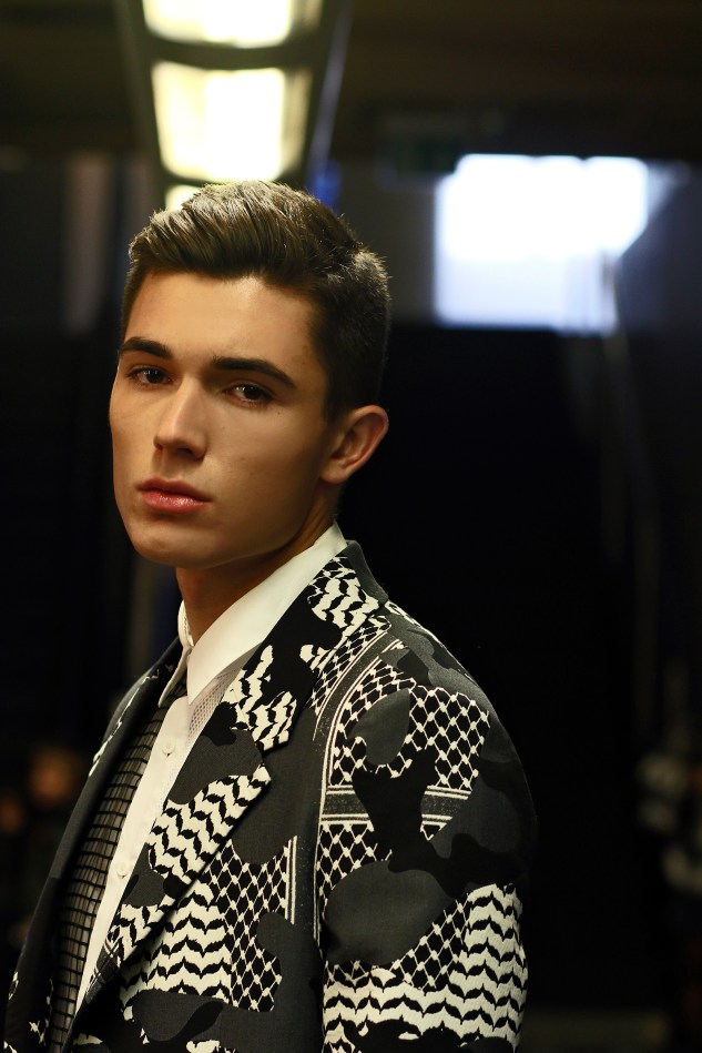 infashionity menswear platform neil barrett trenchcoat spring summer 2016 camo pattern photography urban male model henri balit 