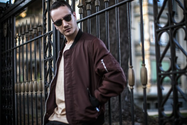infashionity henri balit men's fashion blog swiss blogger burgundy bomber jacket hm holiday clubmaster rayban