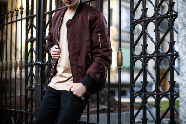 infashionity henri balit men's fashion blog swiss blogger burgundy bomber jacket hm holiday clubmaster rayban
