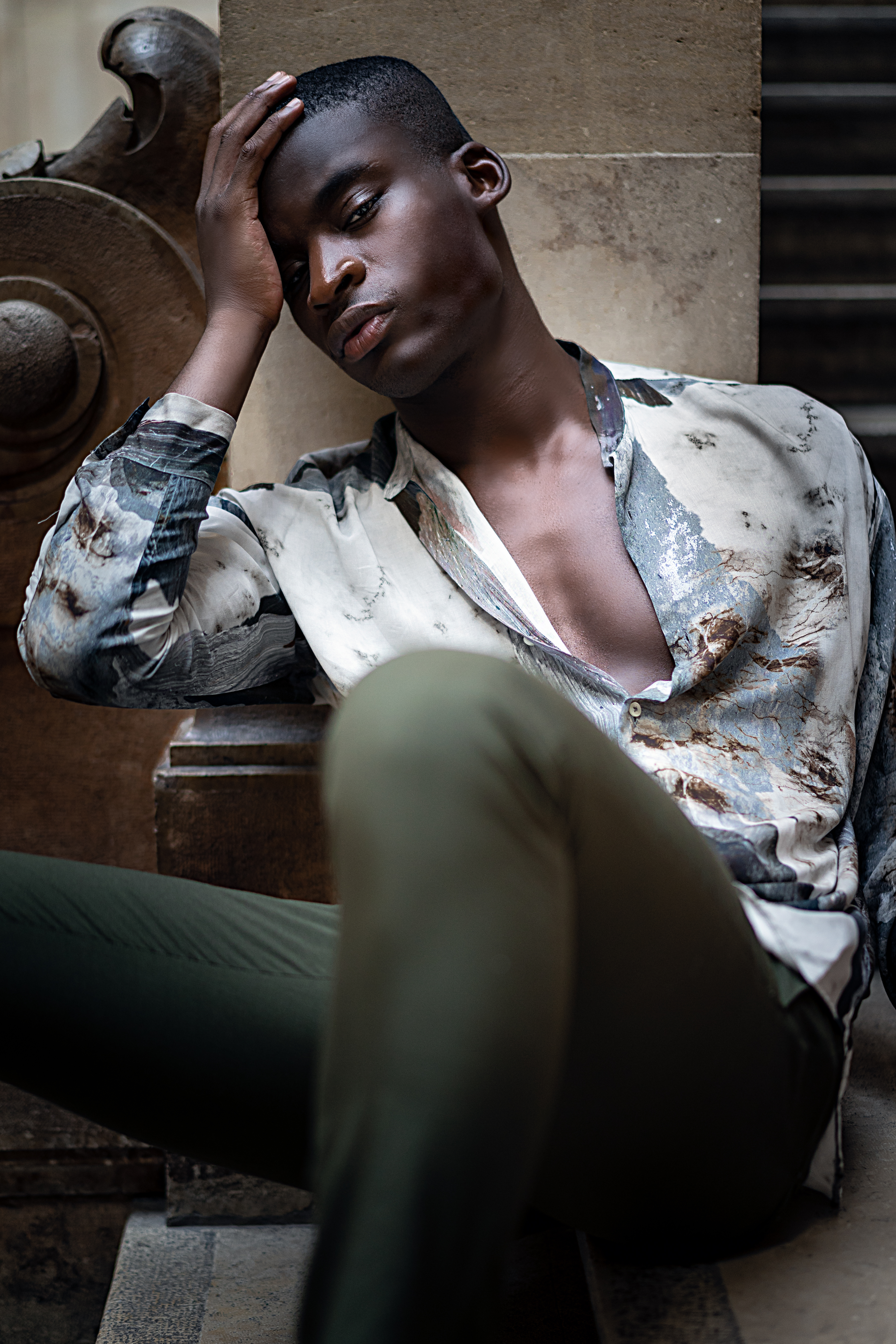 infashionity men's fashion magazie editorial black model zara marble shirt palais rumine