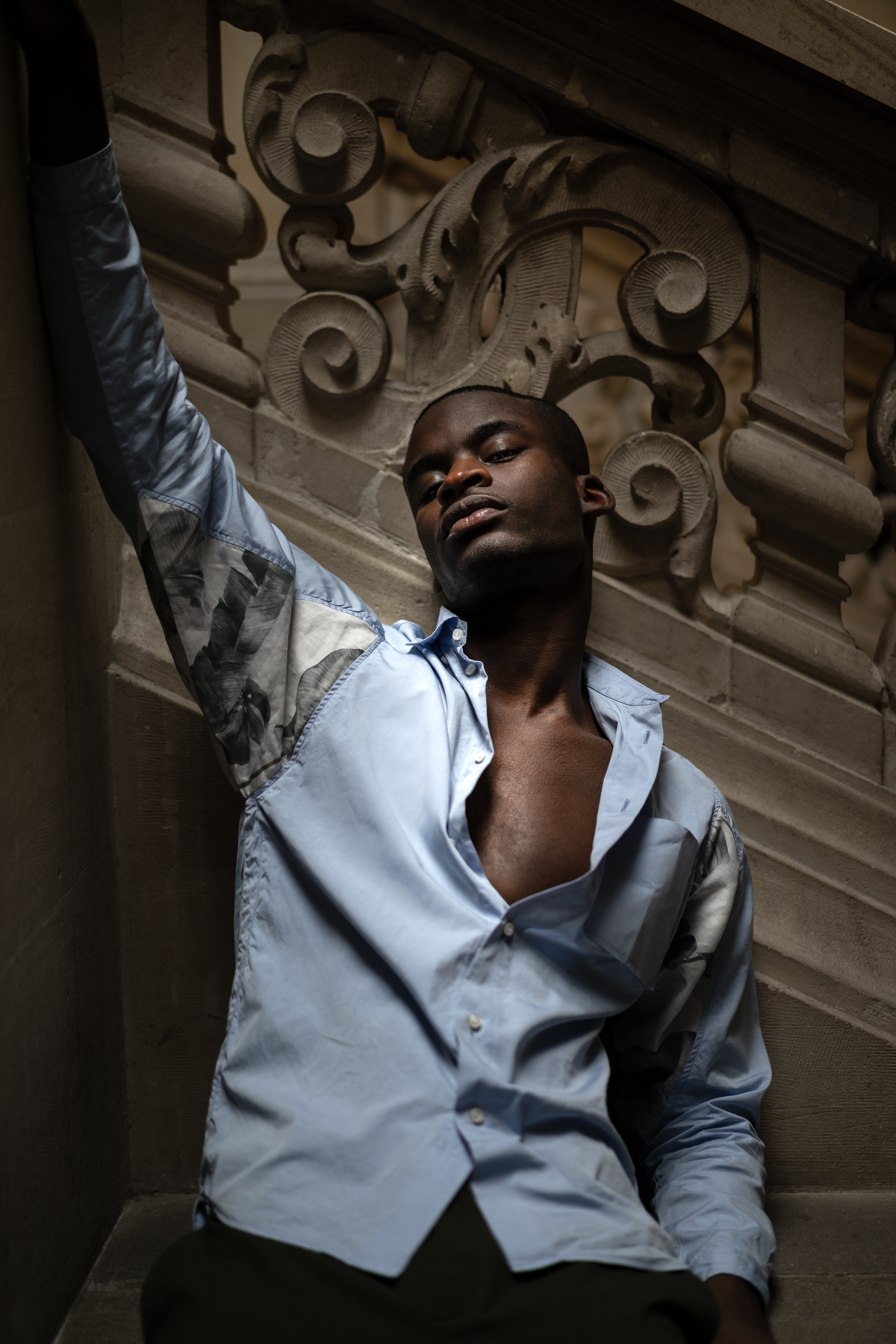 infashionity men's fashion magazie editorial black model zara marble shirt palais rumine