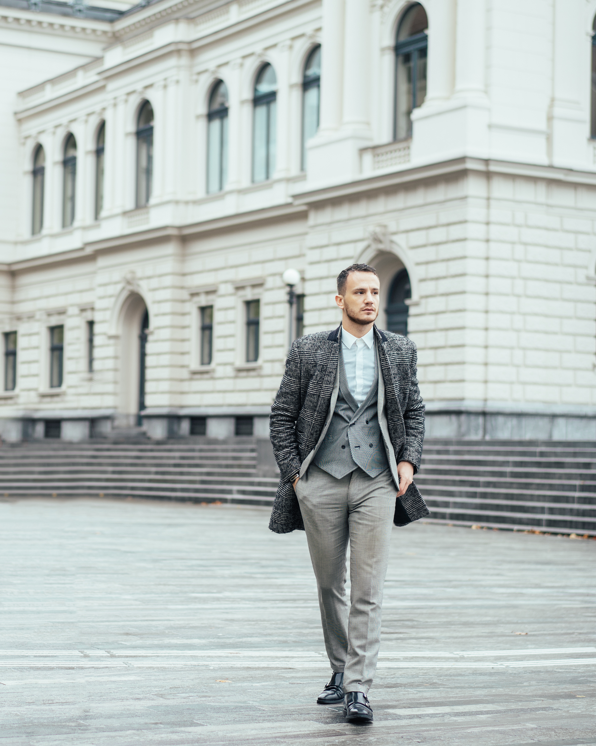 henri balit swiss men's fashion blogger three piece suit check coat zurich streetsyle 