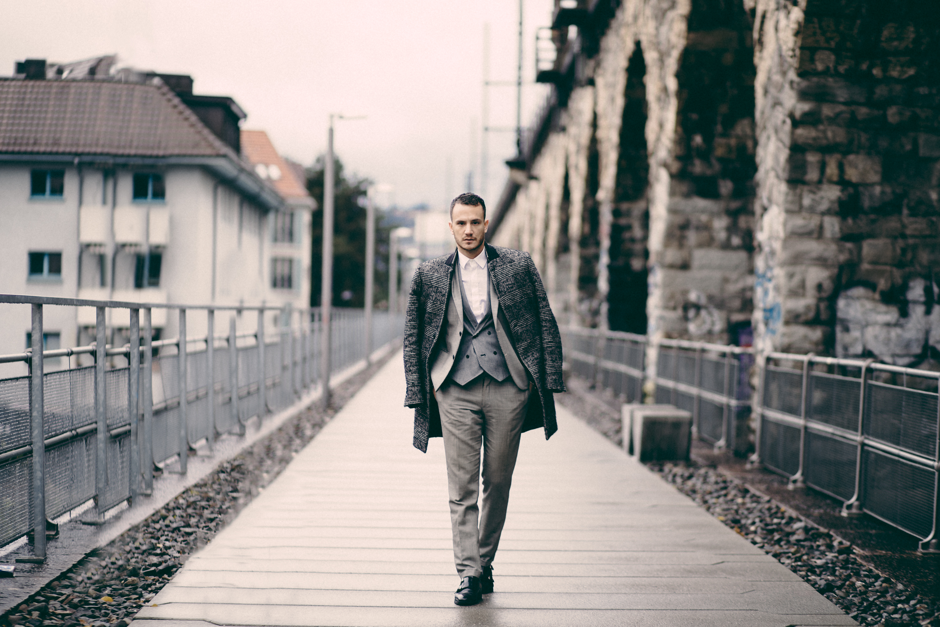 henri balit swiss men's fashion blogger three piece suit check coat zurich streetsyle 