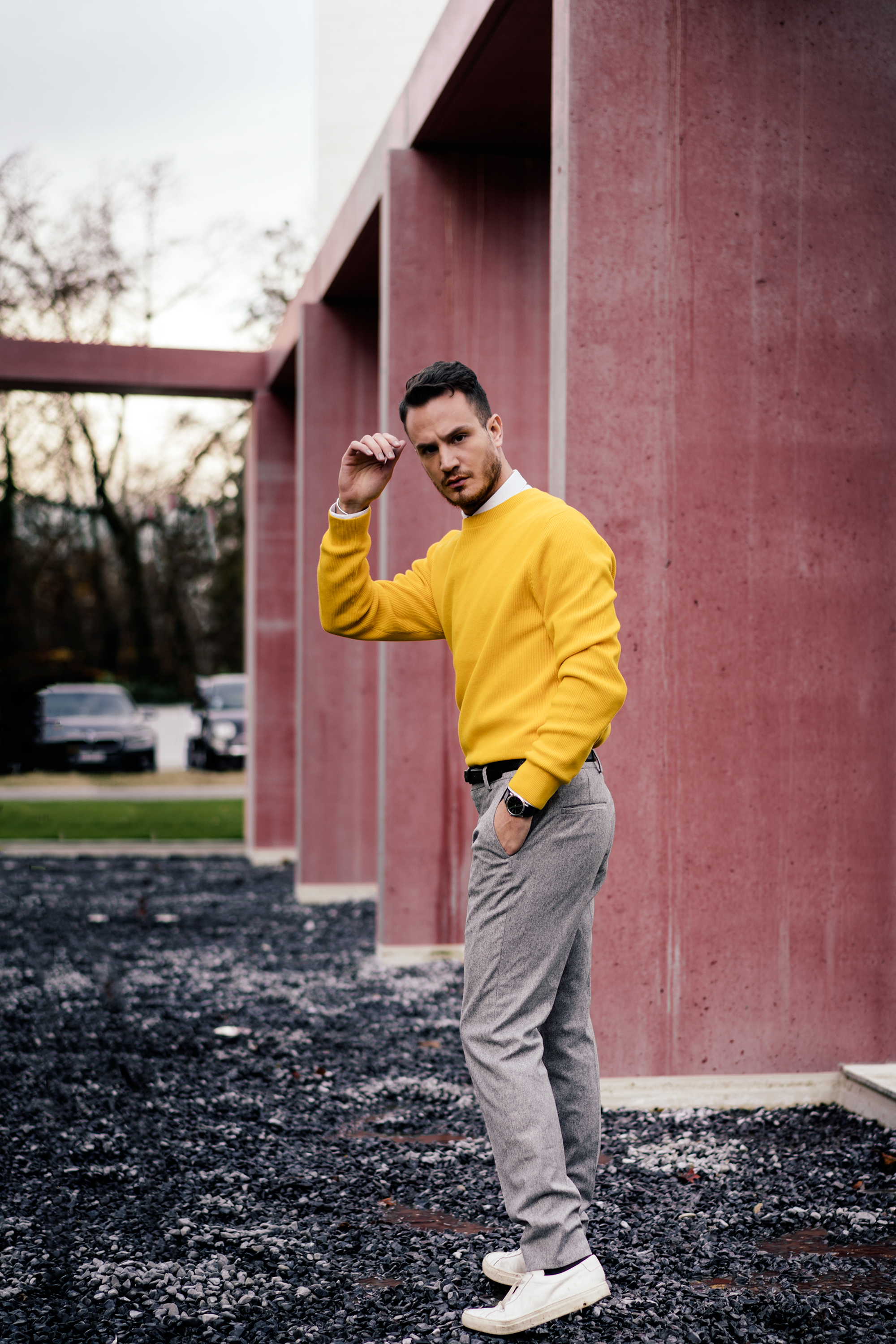 yellow sweater white shirt skinny tie men's fashion blogger cos