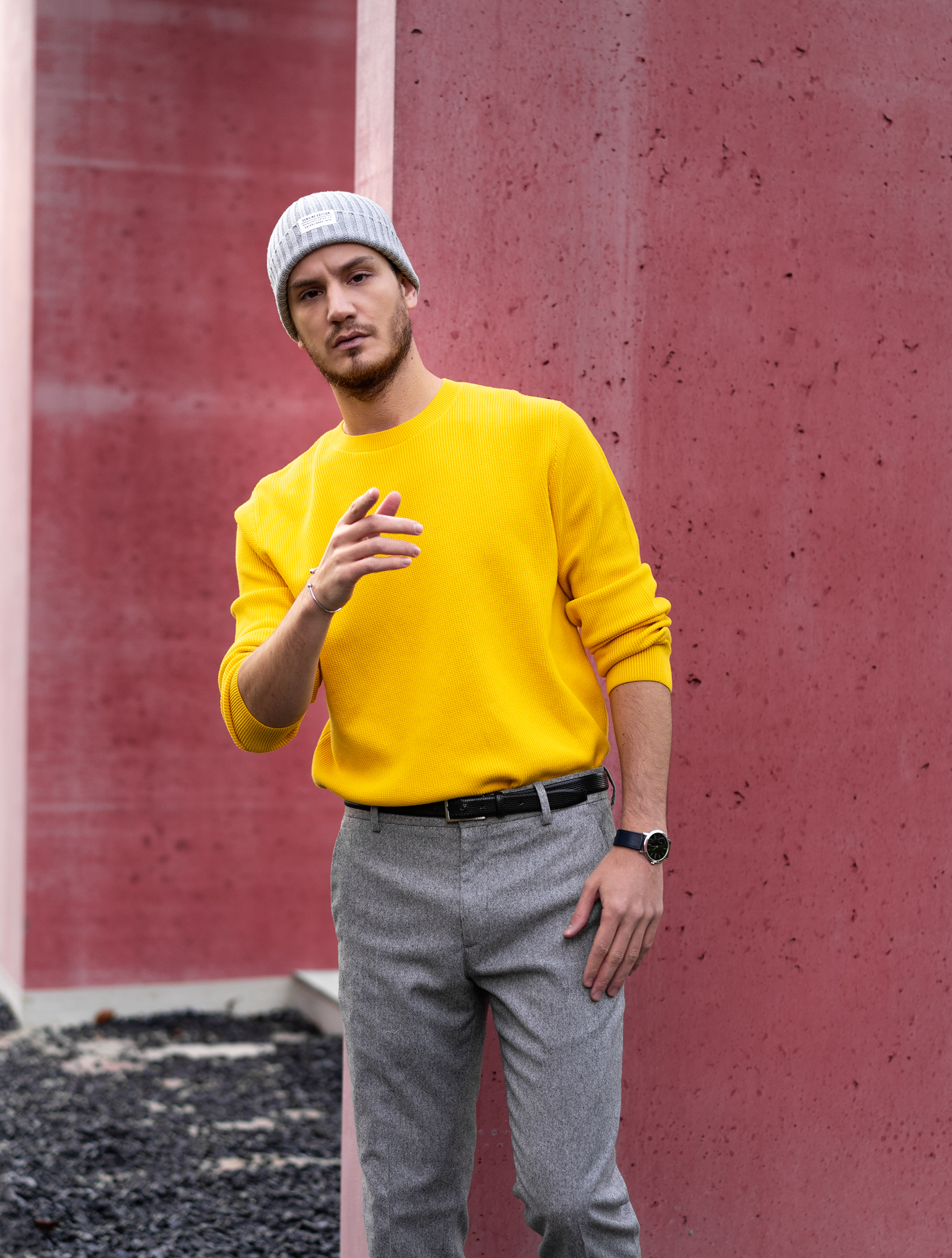 cos yellow cotton sweater light grey beanie men's fashion style swiss blogger infashionity henri balit