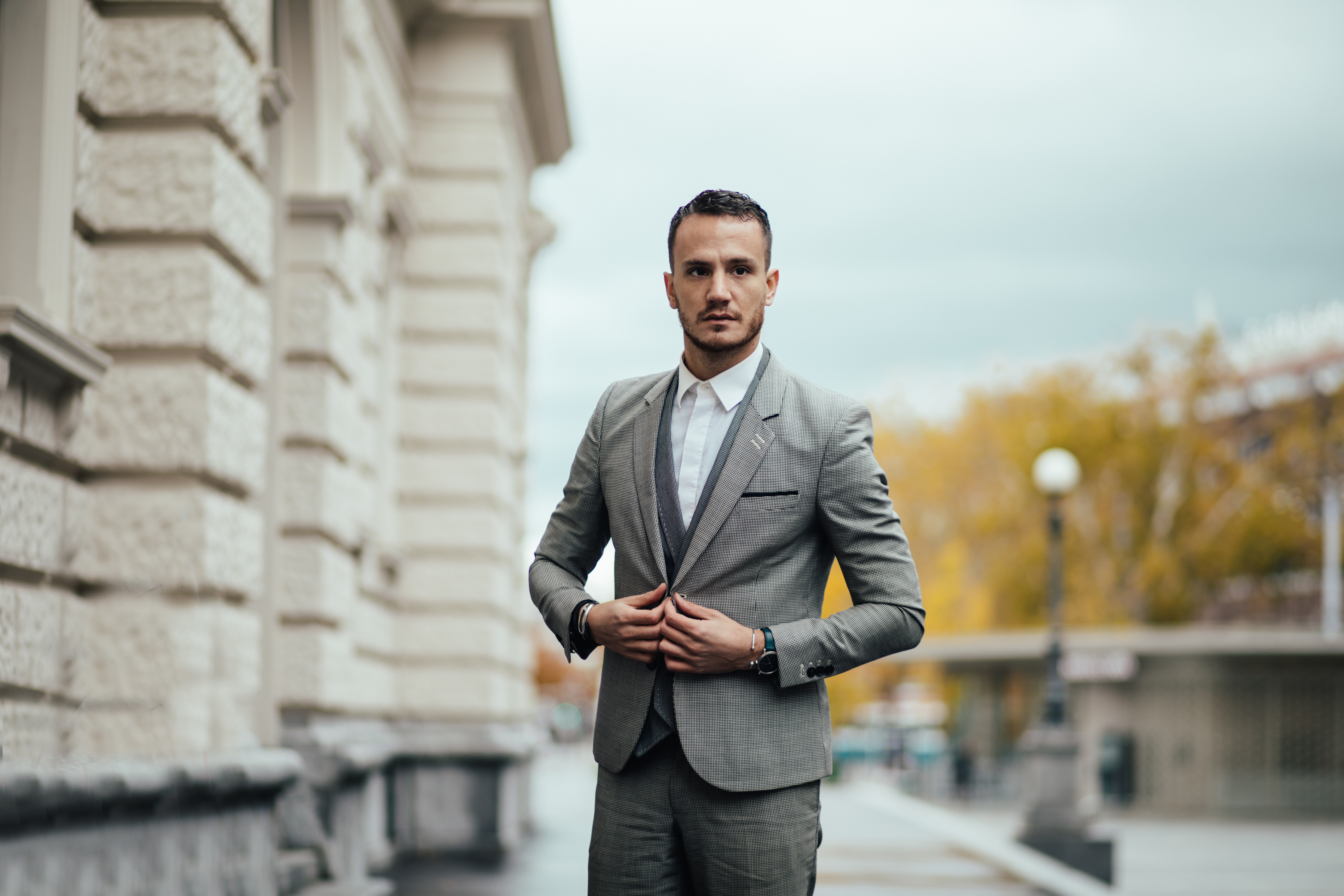 three piece houndstooth suit henri balit streetstyle zurich men's fashion blog