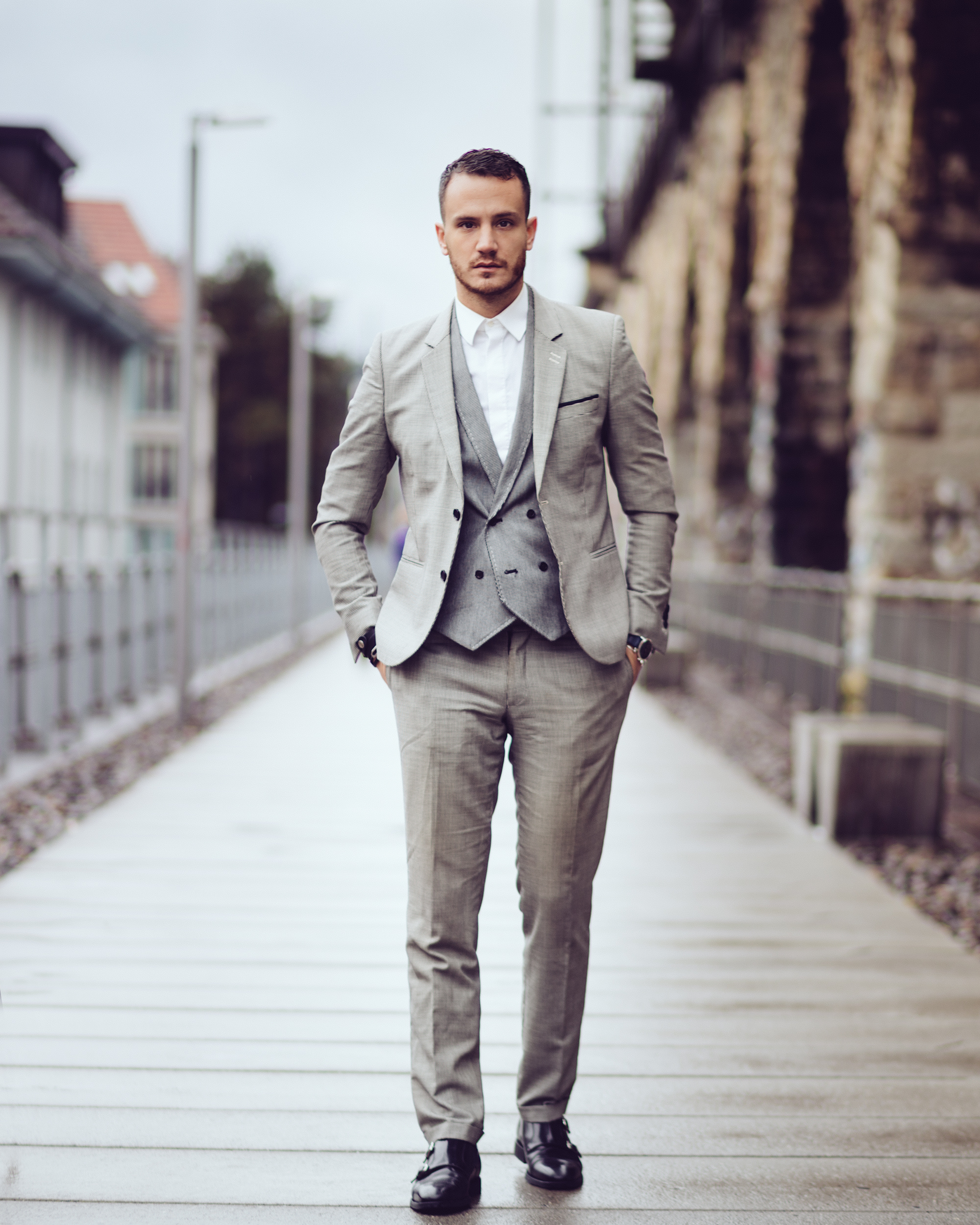 three piece houndstooth suit henri balit streetstyle zurich men's fashion blog